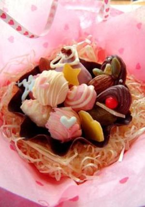 チョコレートカップに入った～可愛いナッツたち♪-レシピのメイン写真