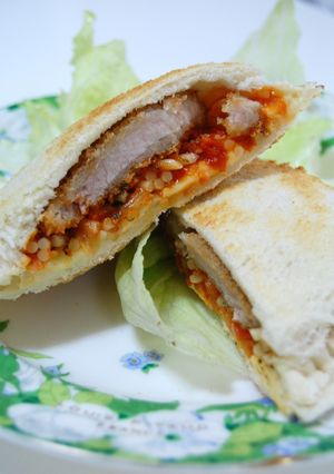 チーズカツナポリタンな焼きランチパック-レシピのメイン写真