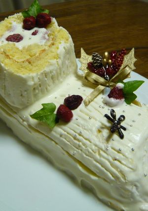 チーズロールケーキ(ブッシュドノエル風）-レシピのメイン写真