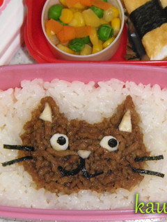 子供のお弁当に!肉そぼろの猫ちゃん-レシピのメイン写真