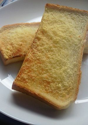 パルメザンチーズでカリカリトースト☆-レシピのメイン写真