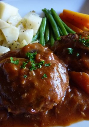 余ったハヤシライスで♪煮込みハンバーグ-レシピのメイン写真