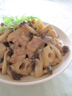 鶏肉と蓮根の豆乳味噌煮-レシピのメイン写真
