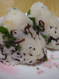 大葉と塩昆布のおにぎり-レシピのメイン写真