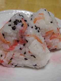 ごま塩と桜海老のおにぎり-レシピのメイン写真