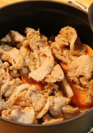 STAUBで*豚とレンコンの蒸し焼き-レシピのメイン写真