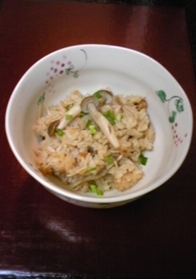 たっぷりきのこだけの簡単炊き込みご飯-レシピのメイン写真