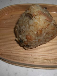 焼き鳥缶と甘栗の簡単おいしいおにぎり-レシピのメイン写真