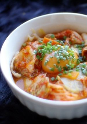 味噌煮込みうどんキムチ入り♪-レシピのメイン写真