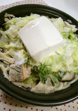 タジン鍋で鮭チーズ鍋-レシピのメイン写真