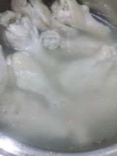 鍋に手羽元で!清湯・白湯(鶏のダシ)-レシピのメイン写真