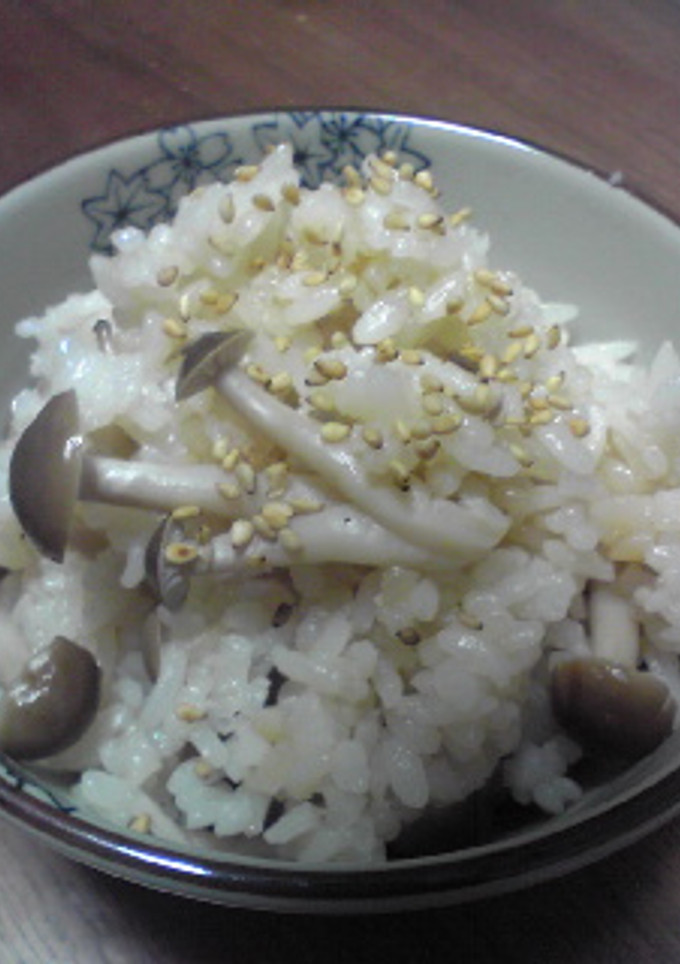工程３つで簡単♪梅としめじの炊き込みご飯-レシピのメイン写真