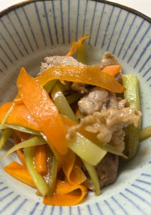 豚肉と人参とブロッコリーの茎の甘辛炒め-レシピのメイン写真