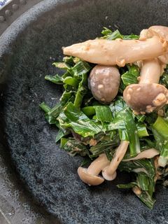ゴマダレあまり…ニラしめじ和え-レシピのメイン写真