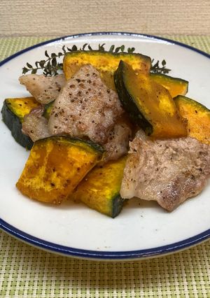 豚バラ肉と南瓜のソテー！タイムの風味🌿-レシピのメイン写真