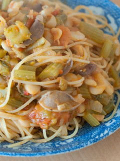 鶏砂肝と豆と野菜のスペイン風トマト煮込み-レシピのメイン写真