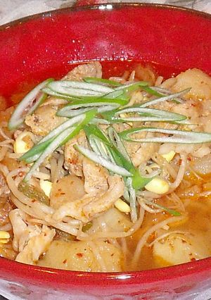 豚キムチ肉じゃが-レシピのメイン写真
