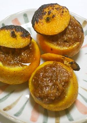 柚子のなかに味噌を入れて焼く柚子味噌～♪-レシピのメイン写真