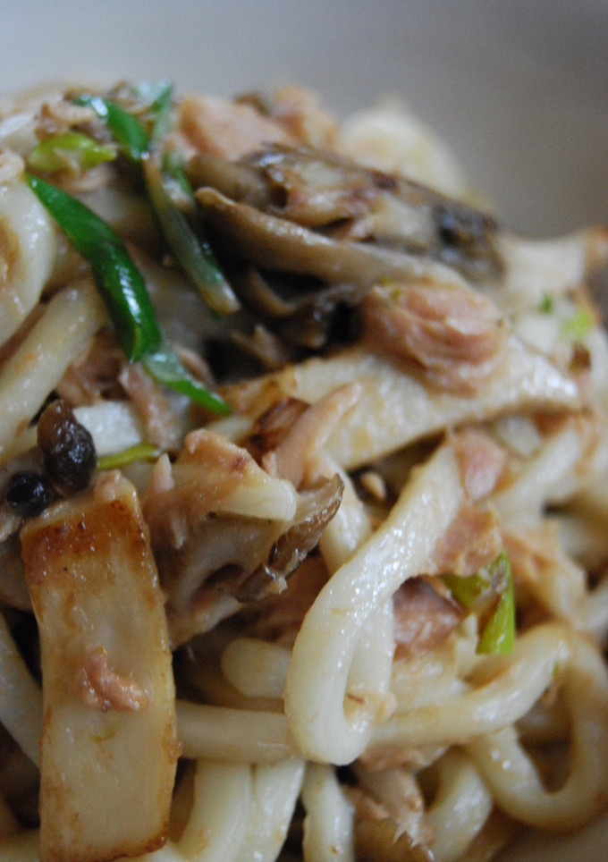 ツナと茸の焼きうどん✿柚子胡椒風味-レシピのメイン写真