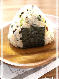 生姜と塩昆布のおにぎり〜三つ葉入り♬-レシピのメイン写真