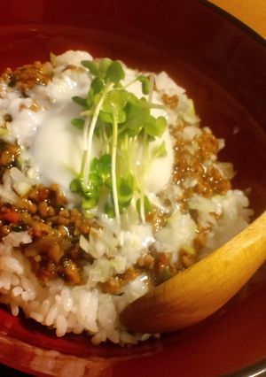 子供大好き！温玉のせこってりひき肉丼-レシピのメイン写真