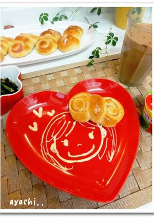 可愛い!リボン成形のハムパン♪-レシピのメイン写真