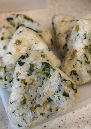 ムダなくおいしく♪大根葉のおにぎり-レシピのメイン写真