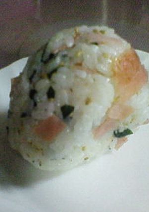 生ハムと青ジソのおにぎり-レシピのメイン写真