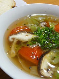 レタスとトマトのコンソメスープ-レシピのメイン写真