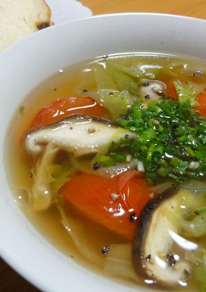 レタスとトマトのコンソメスープ-レシピのメイン写真