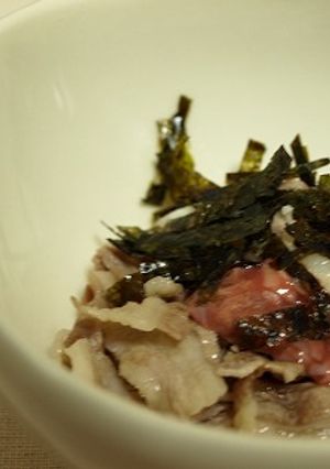 茹で豚の酒盗のせ~♪-レシピのメイン写真