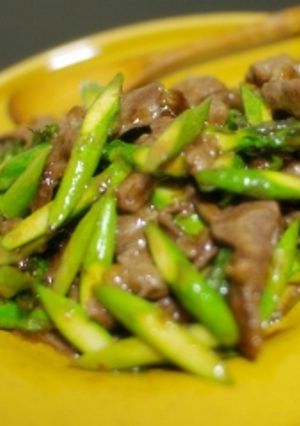 牛肉とアスパラのオイスターソース炒め-レシピのメイン写真