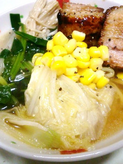 焼き豚の煮汁で作るラーメン鍋❤-レシピのメイン写真