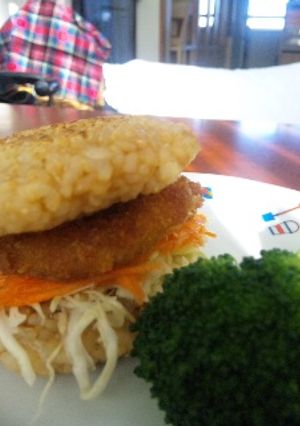 子供も喜ぶ♪簡単ライスバーガー-レシピのメイン写真