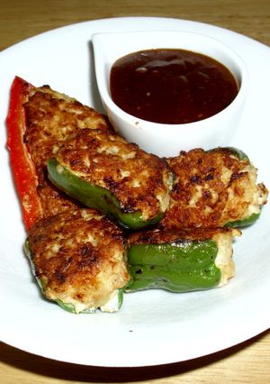 ピーマンの鶏挽肉詰め～簡単カレーソース～-レシピのメイン写真