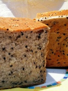 モッチリ香ばしい豆腐と黒ごまの角食-レシピのメイン写真