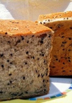 モッチリ香ばしい豆腐と黒ごまの角食-レシピのメイン写真