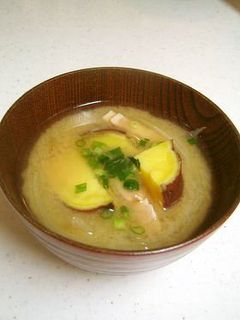さつまいも・玉ねぎ・ベーコンのお味噌汁-レシピのメイン写真