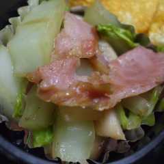 รูปของ 椎茸とベーコンと白菜のいため♪お弁当にも