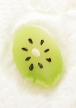 ブロッコリーの芯でキウイ★キャラ弁♪-レシピのメイン写真