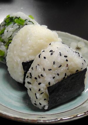 冷めても固くならない！基本のおにぎり-レシピのメイン写真