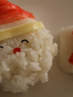 *キャラ弁*サンタさんのおむすび-レシピのメイン写真