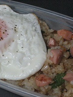 魚肉&明太チャーハン 目玉のっけ-レシピのメイン写真
