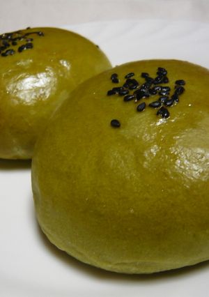 小豆の煮豆と餡入り抹茶アンパン-レシピのメイン写真