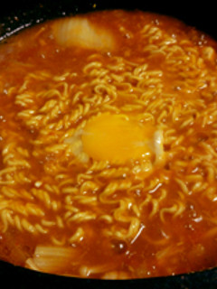 トマト鍋のシメに☆トマト味噌ラーメン☆-レシピのメイン写真