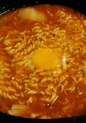 トマト鍋のシメに☆トマト味噌ラーメン☆-レシピのメイン写真