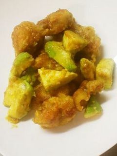 鶏肉とアボカドのカレーマヨ炒め-レシピのメイン写真