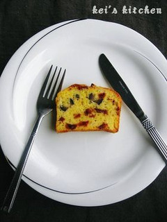 ドライトマトとオリーブのケークサレ。-レシピのメイン写真