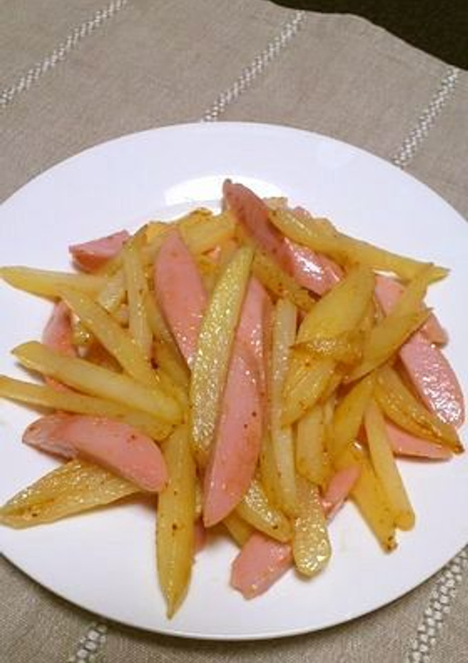 魚肉ソーセージとジャガイモのオイマヨ炒め-レシピのメイン写真