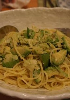 アボカドとパルメジャーノチーズのパスタ-レシピのメイン写真